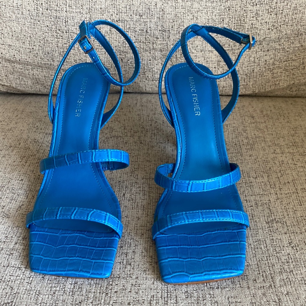 Marc Fisher blue crocodile squared heels